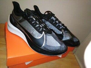 Nike Run Zoom Gravity Trainers, New Size 9