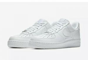 נעלולי פלא נעלי NIKE Nike Air Force 1 Low &#039;07 Triple White Sneakers Men&#039;s Size 8.5 New